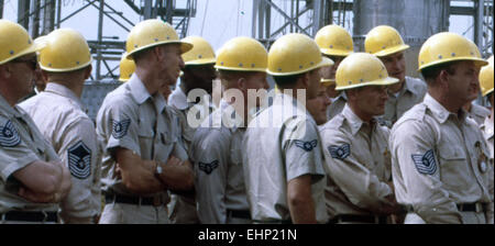 Una fotografia del missile Atlas 4B sulla piattaforma di lancio dell'AMR LC-13 durante i preparativi per un test missilistico il 17 luglio 1958, segnando un momento significativo nel programma missilistico statunitense. Foto Stock