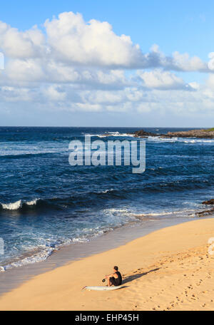 Surfisti a Hookipa Beach a Maui Foto Stock