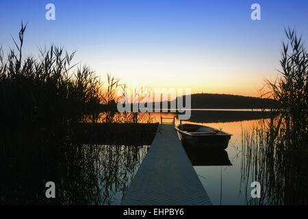 Atmosfera serale da un lago nel Brandeburgo Foto Stock