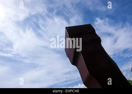 Buscando la Luz I, moderne sculture di Eduardo Chillida Juantegui nel museo Chillida Leku. Foto Stock