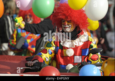 Clown in costume di carnevale Foto Stock