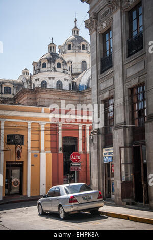 Xela (anche knownas Quetzaltenango) street, la seconda più grande città del Guatemala Foto Stock