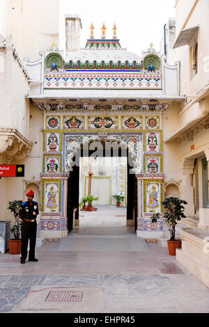 Il Udaipur City Palace e il museo. Foto Stock