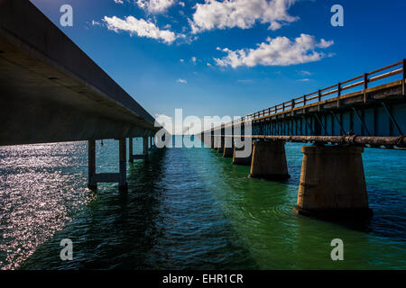 Il Seven Mile Bridge, sulla Overseas Highway nella maratona, Florida. Foto Stock