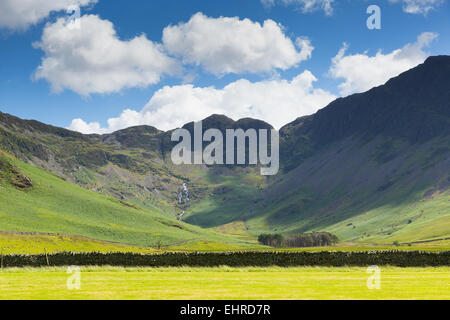 Lake District mountain view da Buttermere di Haystacks e Fleetwood Pike Foto Stock