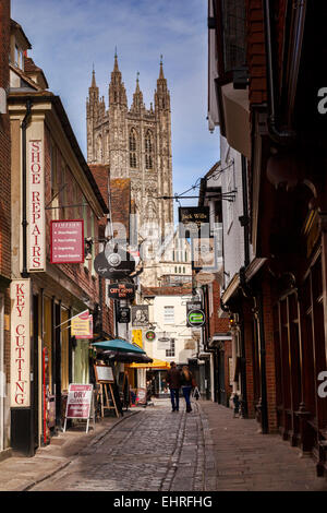 La macelleria Lane, Canterbury Kent, con una vista della Cattedrale di Canterbury. Foto Stock