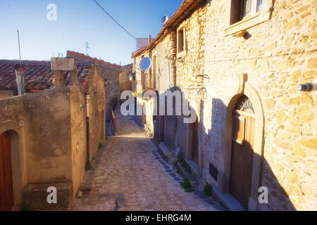 Montalbano Elicona, strade e Palazzo Vecchio, Sicilia Foto Stock