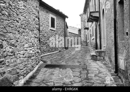 Montalbano Elicona, strade e Palazzo Vecchio, Sicilia Foto Stock