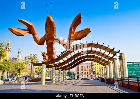 Il Gambrinus Lobster la scultura. Progettato da artista Xavier Mariscal. Port Vell di Barcellona, in Catalogna, Spagna Foto Stock