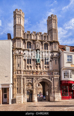 La Chiesa di Cristo, porta alla Cattedrale di Canterbury, nel Kent, Inghilterra, Regno Unito. Foto Stock