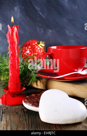 Biscotti di Natale e la candela. Foto Stock