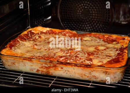 Fresche lasagne al forno Foto Stock