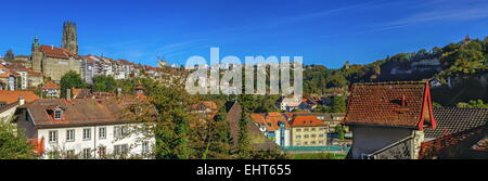 Vista panoramica della cattedrale di San Nicola a Friburgo, in Svizzera Foto Stock