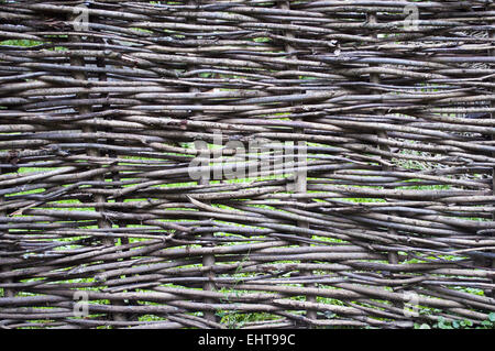 Frammento di recinzione in vimini Foto Stock