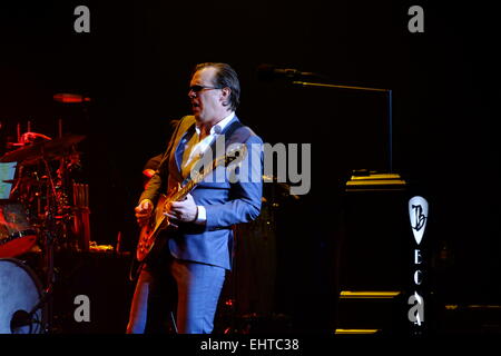 Londra, Regno Unito. Il 17 marzo 2015. Joe Bonamassa suona il primo di quattro notti al Eventim Apollo Hammersmith Credito: Rachel Megawhat/Alamy Live News Foto Stock