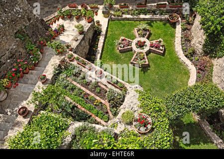 Il giardino del monastero Roussanou in Meteora monastero complesso in Grecia Foto Stock