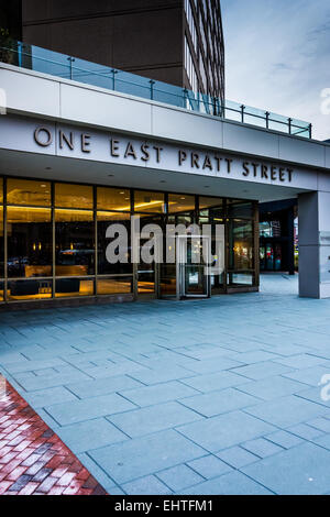 Edificio lungo Pratt Street nel centro di Baltimora, Maryland. Foto Stock