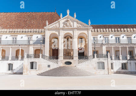 Entrata decorata all'Università di Coimbra in Portogallo Foto Stock