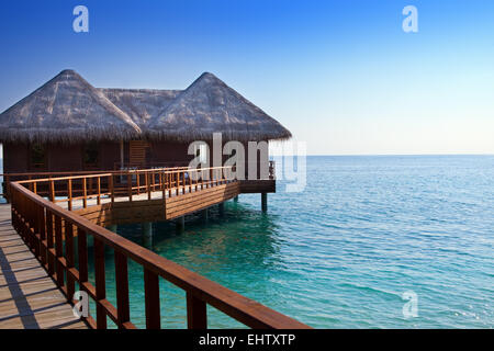 Isola nell oceano, le ville overwater Foto Stock