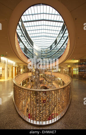 Il centro commerciale di stile nella fabbrica di Duesseldorf. Foto Stock