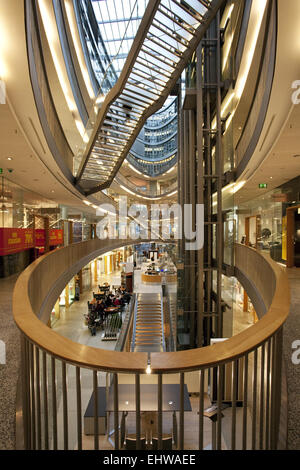 Il centro commerciale di stile nella fabbrica di Duesseldorf. Foto Stock