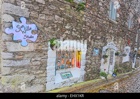 Art Studio nella strada laterale vicino a Plymouth Hoe Devon UK grafica di immagine a colori Foto Stock