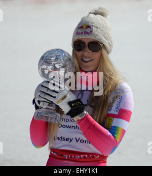 Méribel, Francia. Xviii Mar, 2015. Lindsey Vonn degli STATI UNITI D'AMERICA reagisce nella finish area della FIS Coppa del Mondo di Sci Alpino Femminile gara in discesa su Marzo 18, 2015 a Méribel, Francia. Credito: Mitchell Gunn/ESPA/Alamy Live News Foto Stock