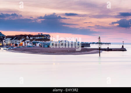 Vista dal villaggio di Shaldon verso Teignmouth presso la foce del fiume Teign, Devon, Inghilterra, Regno Unito, Europa. Foto Stock
