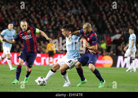 Camp Nou, Barcellona, Spagna. Xviii Mar, 2015. Champions League. Barcellona contro Manchester City. Nasri contestata dal credito Mascherano: Azione Plus sport/Alamy Live News Foto Stock