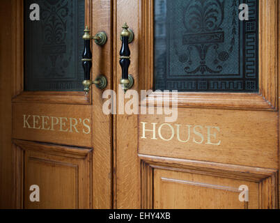 Ingresso alla Casa Custodi presso la Royal Academy of Arts Piccadilly Londra Foto Stock