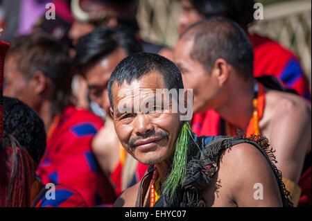 Naga della tribù in uomo Hornbill festival Nagaland Foto Stock