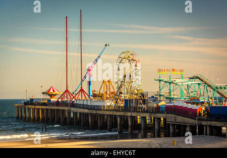 Il molo di acciaio a Atlantic City, New Jersey. Foto Stock