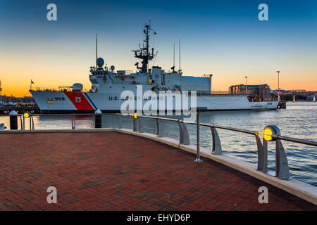 United States Coast Guard nave in Boston al Porto Interno di Boston, Massachusetts. Foto Stock