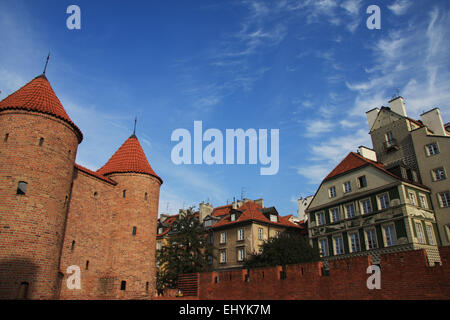 Polonia - Varsavia, Europa cinta muraria, Barbican, Città Vecchia, Unesco del patrimonio culturale mondiale, costruzione in mattoni Foto Stock