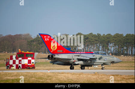 La RAF XV (15) Sqn anniversario1915-2015 GR4 Tornado celebra 100 anni poiché lo squadrone è stata formata per la prima volta. SCO 9654. Foto Stock