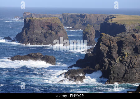 La Scozia, isole Shetland, eshaness, continentale, west coast, Atlantico, rocce, mare, Gran Bretagna, Europa Foto Stock