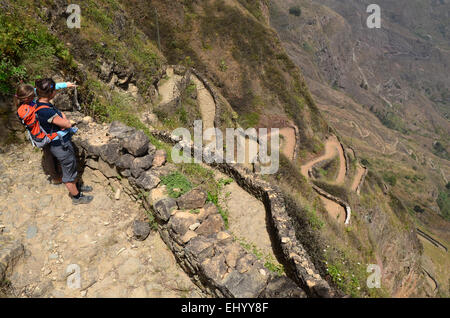 Capo Verde Isole di Capo Verde, Santo Antao, Ribeira, Paolo, Cabo da Ribeira, trail, rock, Cliff, precipitosamente, montagne, viaggi Foto Stock