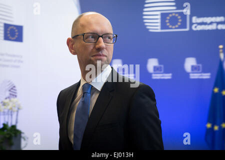 Bruxelles, BXL, Belgio. Xix Mar, 2015. L'Ucraina il Primo Ministro Arseniy Yatsenyuk parla alla stampa in vista del vertice Ue di Bruxelles in Belgio su 19.03.2015 da Wiktor Dabkowski Credito: Wiktor Dabkowski/ZUMA filo/Alamy Live News Foto Stock