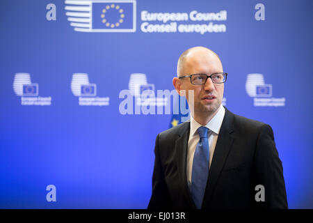 Bruxelles, BXL, Belgio. Xix Mar, 2015. L'Ucraina il Primo Ministro Arseniy Yatsenyuk parla alla stampa in vista del vertice Ue di Bruxelles in Belgio il 19.03.2015. Credito: ZUMA Press, Inc./Alamy Live News Foto Stock