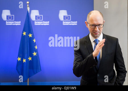 Bruxelles, BXL, Belgio. Xix Mar, 2015. L'Ucraina il Primo Ministro Arseniy Yatsenyuk parla alla stampa in vista del vertice Ue di Bruxelles in Belgio il 19.03.2015. Credito: ZUMA Press, Inc./Alamy Live News Foto Stock