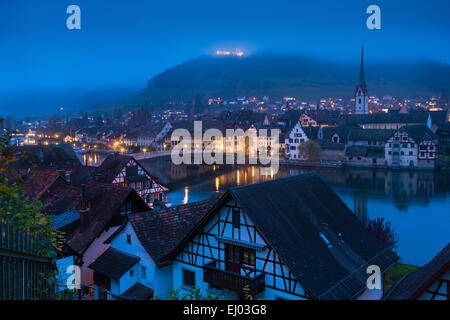 Stein am Rhein, Svizzera, Europa, canton Sciaffusa, città provinciale, case, case, Reno, crepuscolo Foto Stock