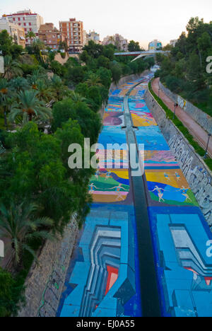 Parque Municipal, che conduce al Palmeral, Rio Vinalopo, Elche Elx, Baix Vinalopo, provincia di Alicante, Spagna Foto Stock