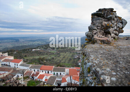 Città Montanchez castello rimane all'alba, Caceres, Spagna Foto Stock