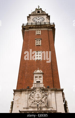 Argentina, Buenos Aires, Parque del Retiro, Plaza Fuerza Aérea Argentina, Torre monumentale de los Ingleses dono dalla comunità britannica Foto Stock