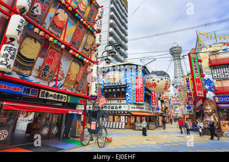 Giappone, Asia, Kansai di Osaka, città di Shin Sekai Tennoji, colorato, spot pubblicitari, pubblicità, intrattenimento, persone famose, pesce, Foto Stock