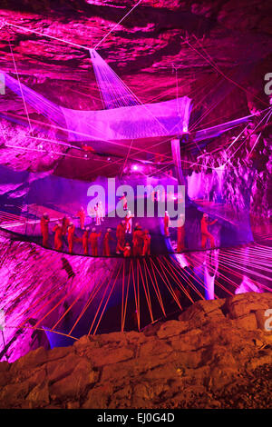 Di seguito Bounce, Llechwedd Slate Caverns, Blaenau Ffestiniog, Wales, Regno Unito © Clarissa Debenham / Alamy Foto Stock