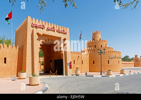 Asia Emirati Arabi Uniti, Emirati Arabi, Abu Dhabi Al Ain, Hessa bint Mohamed Street, Al Ain Palace Museum, ingresso, architettura, struttura ad albero Foto Stock