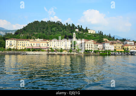 Il bellissimo borgo di Bellagio sul Lago di Como, nel Nord Italia Foto Stock