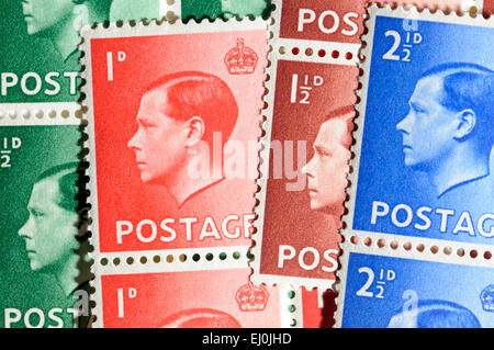 Pre-decimale francobolli della Gran Bretagna che mostra il volto di Edward VIII (1336) Foto Stock
