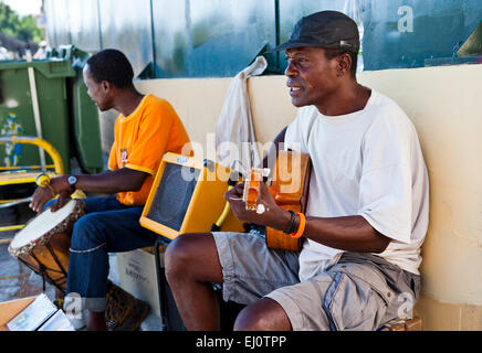 Musicisti di strada in Atene, Grecia. Foto Stock